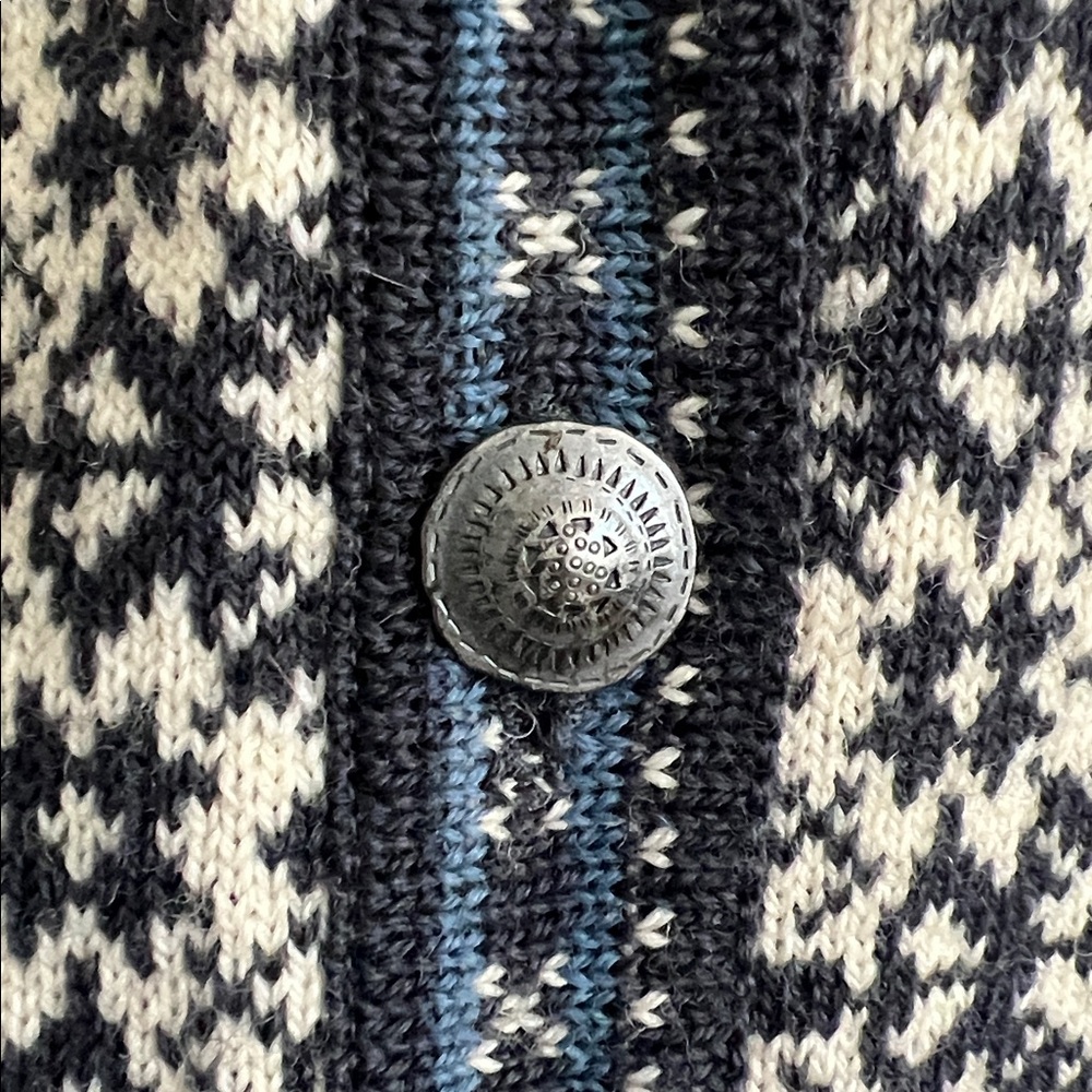 Icewear Wool Navy and Cream Patterned Button Down Cardigan Size Large - Picture 4 of 5